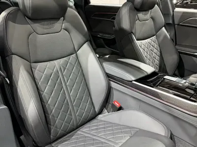 Audi S8 2022, 43000 км, за 155676.79 USD - фото 8