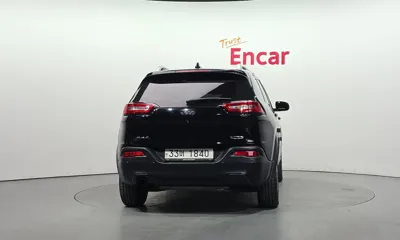 Jeep Cherokee 2018, 106464 км, за 6152.31 USD