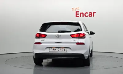 Hyundai i30 2018, 59309 км, за 7745.83 USD