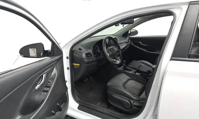 Hyundai i30 2018, 59309 км, за 7676.3 USD - фото 10