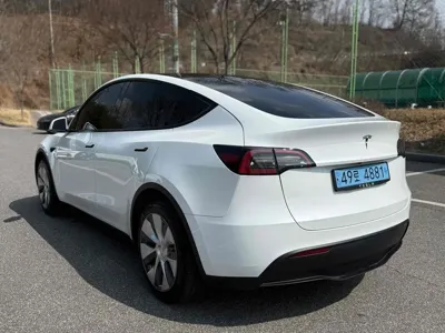Tesla Model Y 2023, 37800 км, за 26014.86 USD