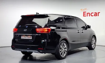 Kia Canival 2020, 95783 км, за 9107.48 USD