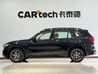 BMW X5 2025, 4000 км, за 69323.14 USD