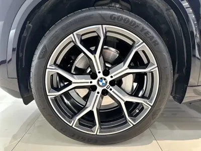 BMW X5 2025, 4000 км, за 69323.14 USD - фото 20