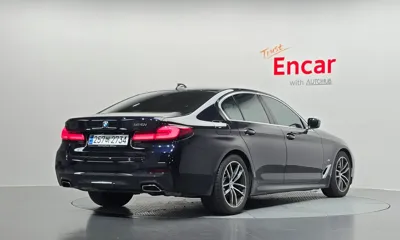 BMW 5-Series 2023, 24663 км, за 29415.67 USD