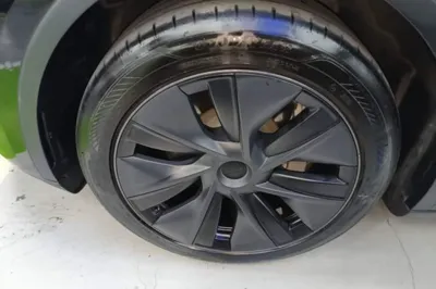 Tesla Model Y 2023, 46300 км, за 31763 USD