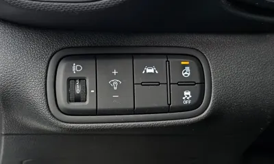 Hyundai Venue 2021, 71736 км, за 10412.19 USD - фото 20