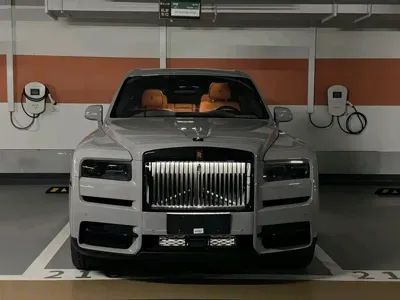 Rolls-Royce Cullinan 2023, 17000 км, за 603137.22 USD