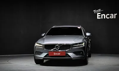Volvo V60 2020, 64748 км, за 19491.24 USD