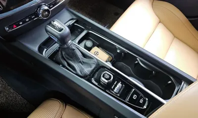 Volvo V60 2020, 64748 км, за 19491.24 USD - фото 9