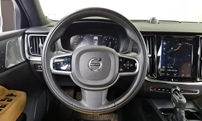 Volvo V60 2020, 64748 км, за 19491.24 USD - фото 13