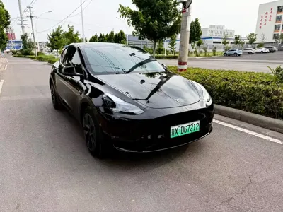 Tesla Model Y 2023, 78000 км, за 24753.55 USD