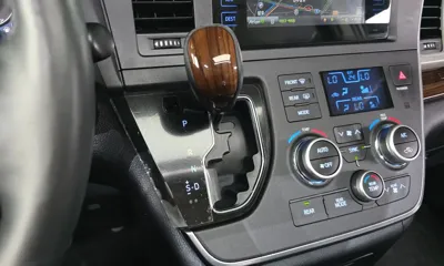 Toyota Sienna 2015, 90455 км, за 11750.03 USD - фото 9