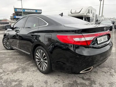 Hyundai Grandeur 2014, 140490 км, за 4523.4 USD