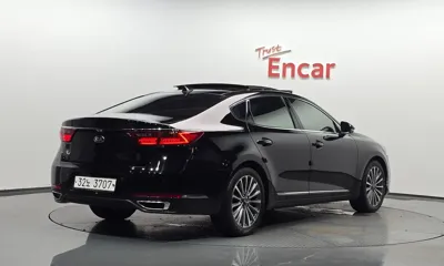 Kia K7 2018, 105024 км, за 12143.89 USD