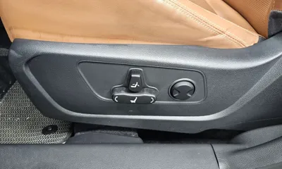 KG_Mobility_Ssangyong Torres 2024, 33588 км, за 15557.31 USD - фото 26