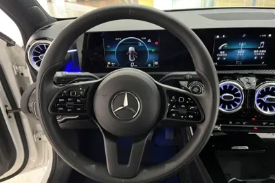 Mercedes-Benz A-Class 2022, 34400 км, за 22422 USD - фото 12