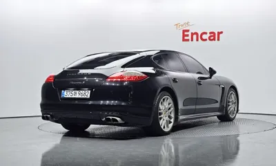 Porsche Panamera 2011, 174043 км, за 15042.03 USD