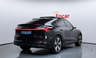 Audi e-tron 2021, 120259 км, за 32809.2 USD
