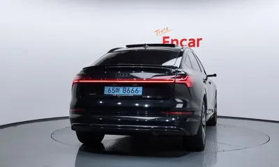 Audi e-tron 2021, 120259 км, за 32809.2 USD
