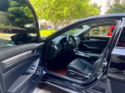 Honda Accord 2022, 82000 км, за 14439.57 USD