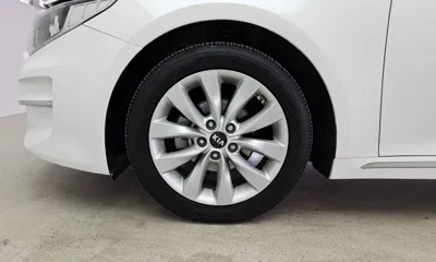 Kia K5 2016, 133335 км, за 5054.48 USD