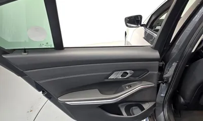 BMW 3-Series 2019, 96309 км, за 14332.26 USD - фото 25
