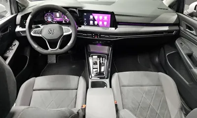 Volkswagen Golf 2024, 62501 км, за 18443.04 USD - фото 7