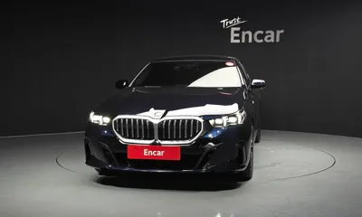 BMW 5-Series 2025, 6608 км, за 45928.36 USD