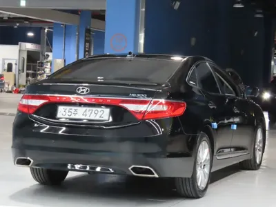 Hyundai Grandeur 2016, 204551 км, за 3479.06 USD