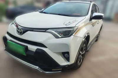 Toyota RAV4 · 2016 год