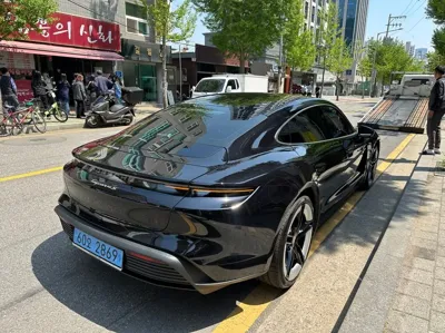 Porsche Taycan · 2025 год