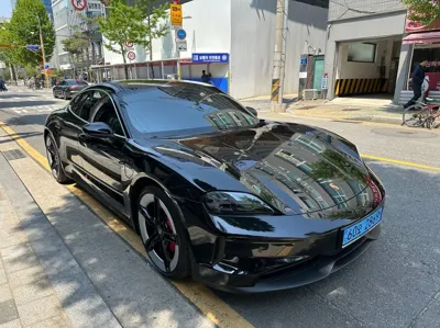 Porsche Taycan 2025, 16000 км, за 92097.77 USD