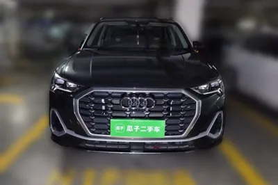 Audi Q3 2021, 12400 км, за 19416 USD