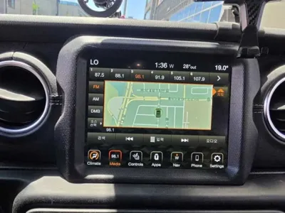 Jeep Wrangler 2020, 131465 км, за 21142.36 USD - фото 8