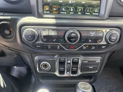 Jeep Wrangler 2020, 131465 км, за 21142.36 USD - фото 10