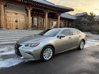 Lexus ES · 2015 год