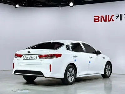 Kia K5 2018, 202356 км, за 3773.1 USD