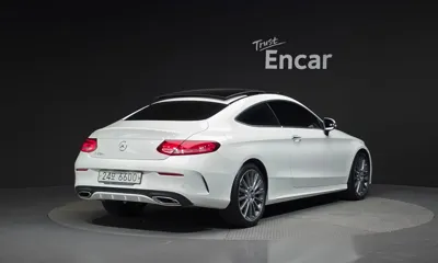 Mercedes-Benz C-Class 2017, 64978 км, за 13911.46 USD