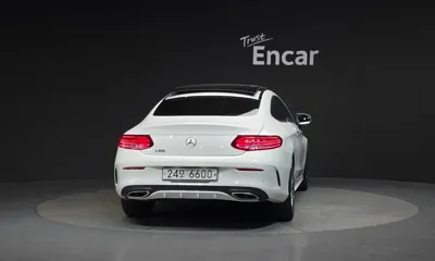 Mercedes-Benz C-Class 2017, 64978 км, за 13911.46 USD