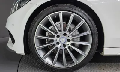 Mercedes-Benz C-Class 2017, 64978 км, за 13911.46 USD