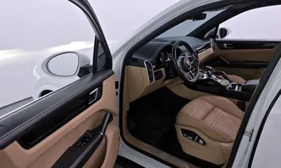 Porsche Cayenne 2020, 83713 км, за 49855.47 USD - фото 9