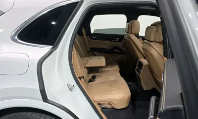 Porsche Cayenne 2020, 83713 км, за 49855.47 USD - фото 12