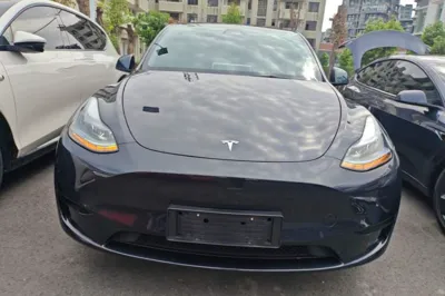 Tesla Model Y 2024, 37700 км, за 31697 USD