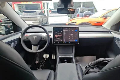 Tesla Model Y 2024, 37700 км, за 31697 USD - фото 17