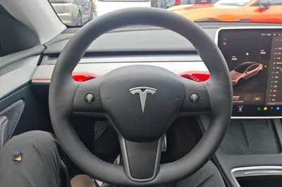 Tesla Model Y 2024, 37700 км, за 31697 USD - фото 18