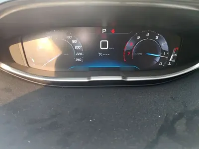 Peugeot 5008 2018, 63300 км, за 7870.35 USD
