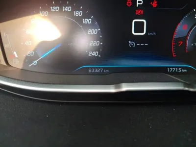 Peugeot 5008 2018, 63300 км, за 7870.35 USD