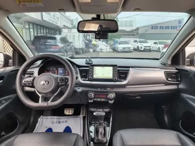 Kia Stonic 2018, 127561 км, за 5795.4 USD - фото 6