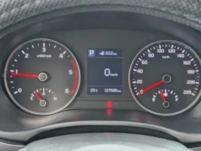 Kia Stonic 2018, 127561 км, за 5795.4 USD - фото 8